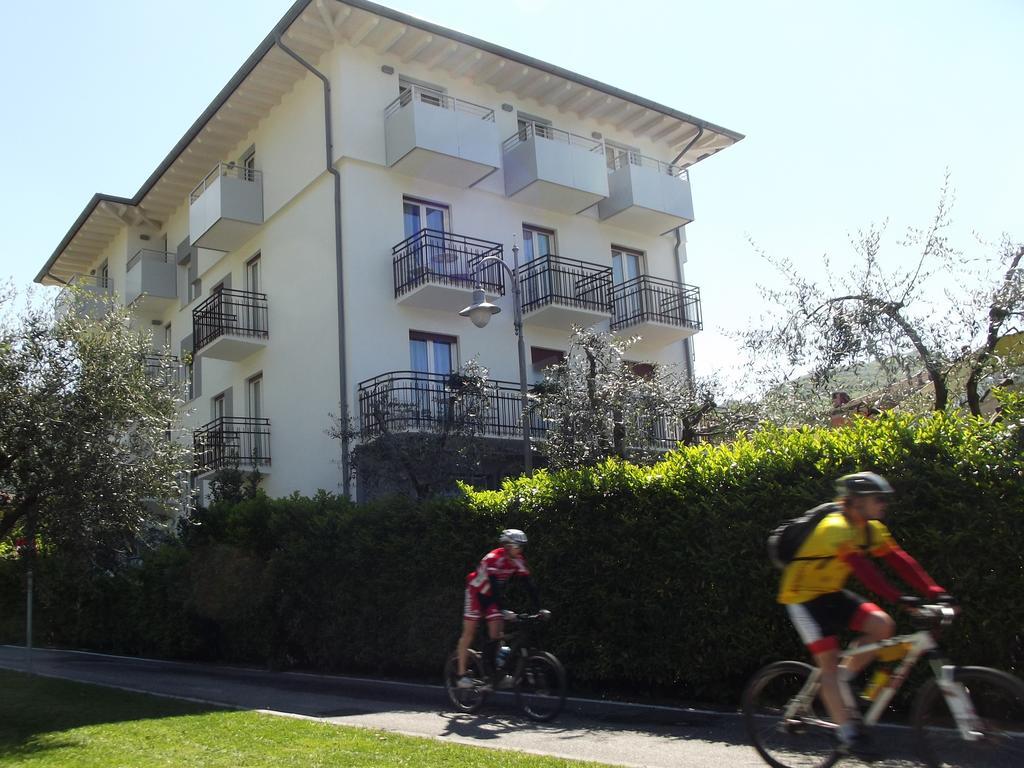 Albergo Garni Francesco Torbole Sul Garda Extérieur photo